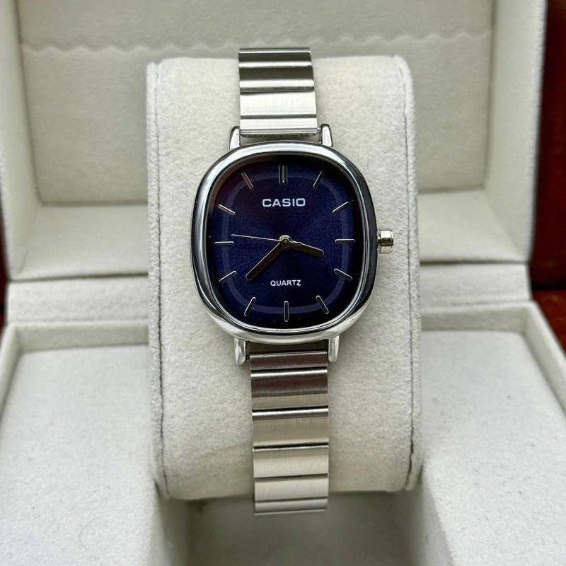 ساعت مچی زنانه کاسیو صفحه سورمه ای طرح مینیمال